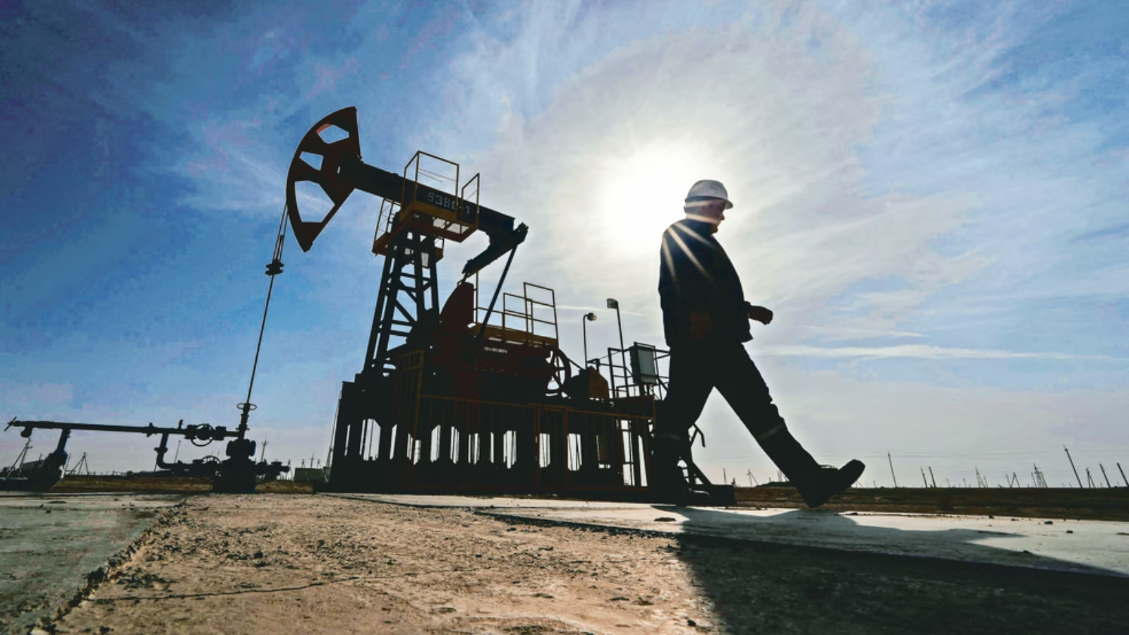 Diversifying Oil Sourcing: India Faces Higher Import Costs as Russian Share Dips