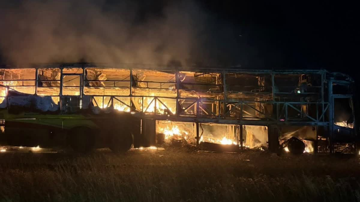 Midnight Inferno: Hyderabad–Bengaluru Bus Engulfed in Flames After Crash in Kurnool