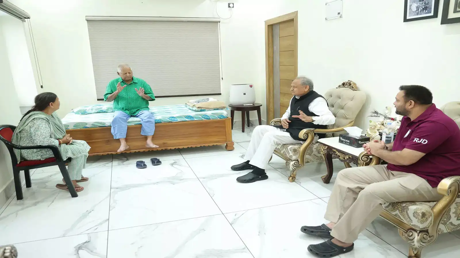 Ashok Gehlot Asserts Mahagathbandhan Fully United Ahead of Bihar Assembly Elections