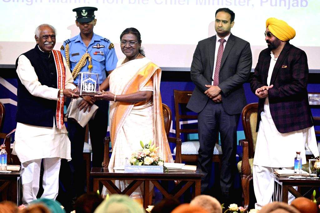 AP’s Pruthviraj Honoured By President Murmu For Outstanding Service in NSS & Social Welfare