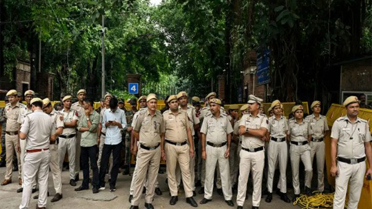 500-Member Special Investigation Team Formed to Probe Delhi Red Fort Blast Case