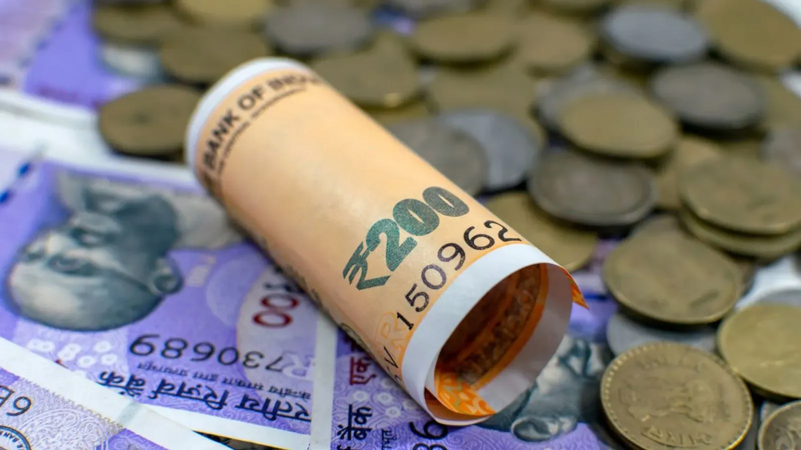 Rupee Falls 6 Paise To Close At 88.68 Against US Dollar