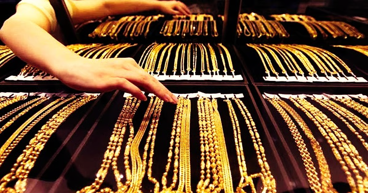 Gold Surges by Rs 1,324 in a Week, Touches ₹1.26 Lakh: Reasons Behind the Rally
