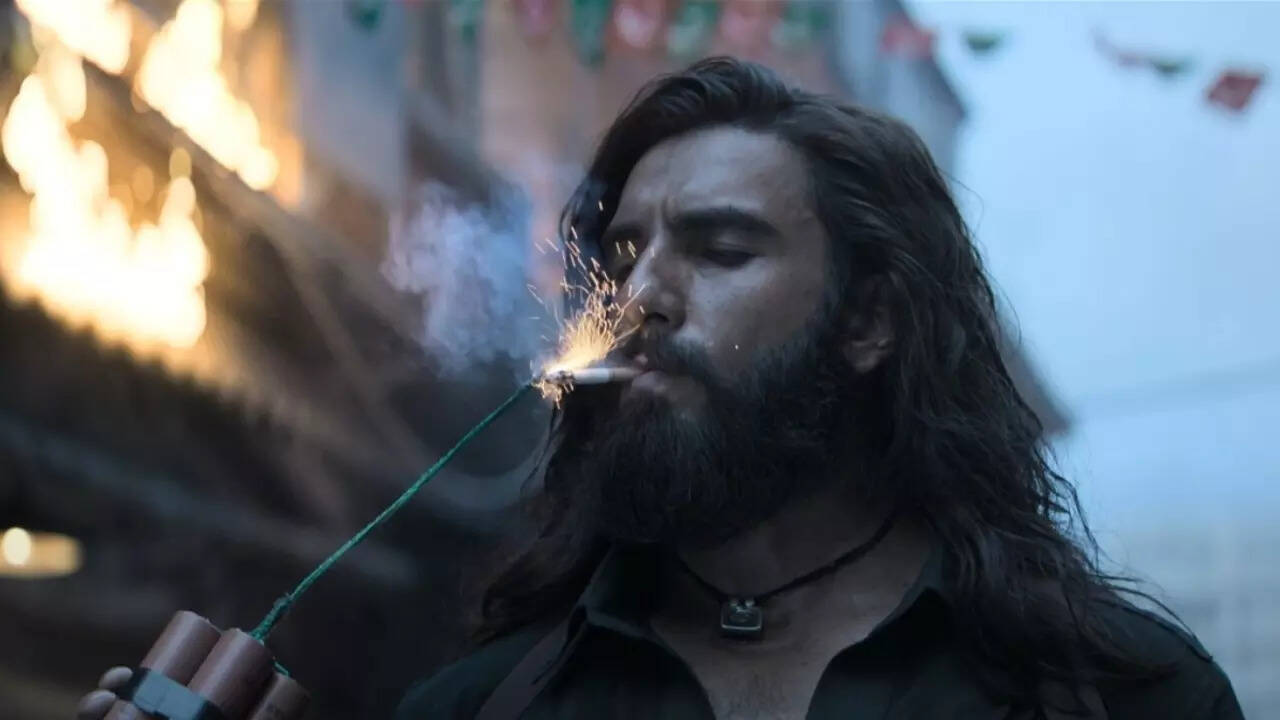 Dhurandhar Early Reviews Hail Ranveer Singh as Phenomenal as Film Hits Hard, Say Viewers
