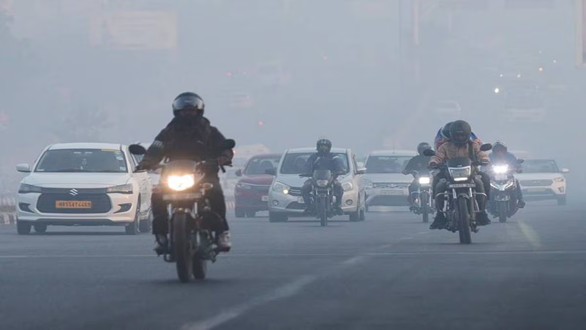Air Quality Deteriorates In Delhi As City Chokes On Dense Layer Of Toxic Smog