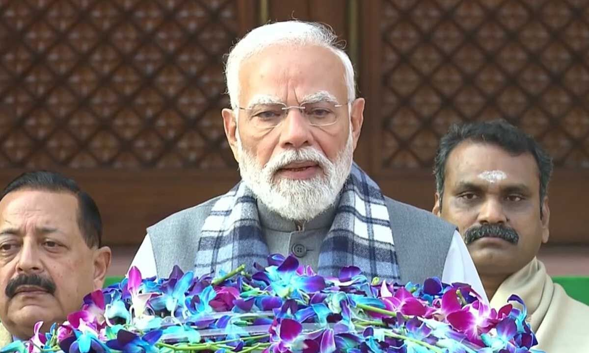 PM Modi Urges Opposition to Focus on Governance as Winter Session Begins